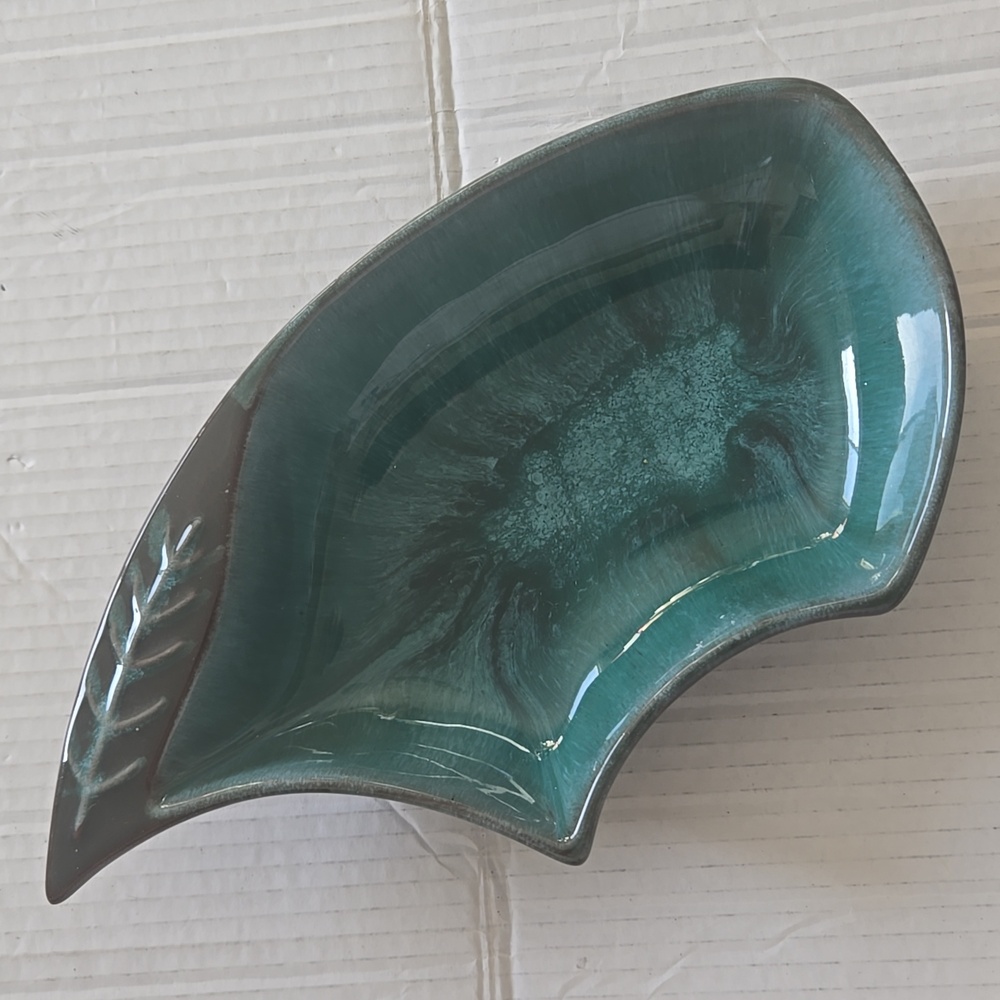 Vintage Blue Mountain Pottery Leaf-Shaped Serving Dish (11" × 6" × 2")